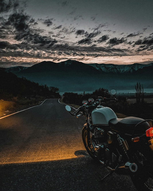 Antifurto GPS moto vs AirTag: qual è la scelta migliore per proteggere moto, scooter e auto?